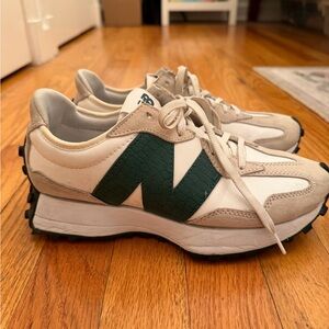 New Balance Classics 327 Women Sneakers